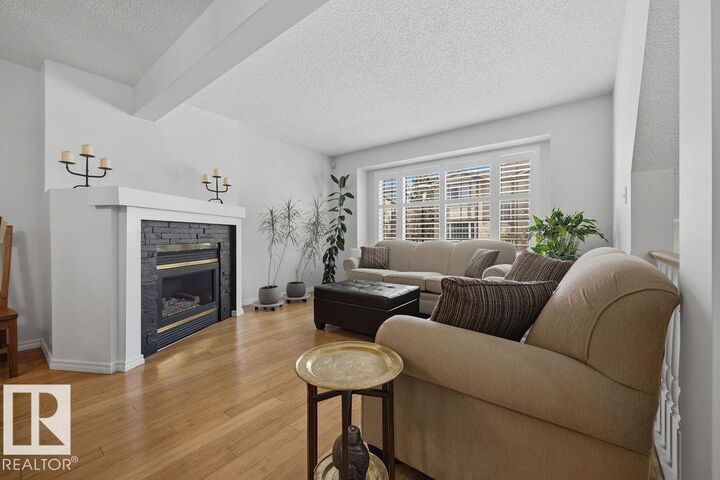 Property Photo: 17624 96 Avenue NW AB T5T 6C2