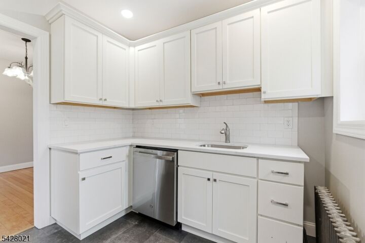 Property Photo:  9 Main St 1A  NJ 07871 