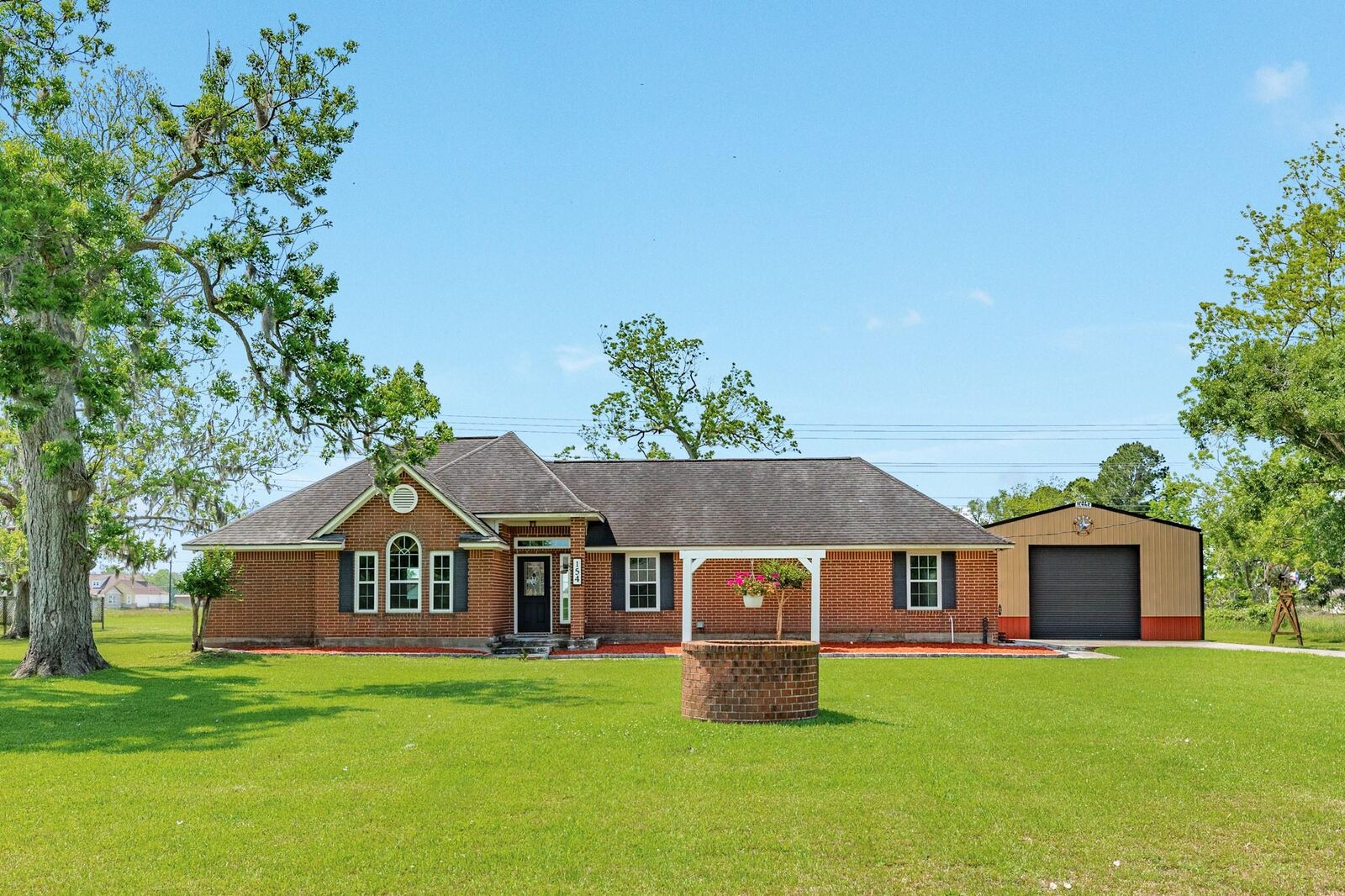 Property Photo: 154 Horse Shoe Trail TX 77515