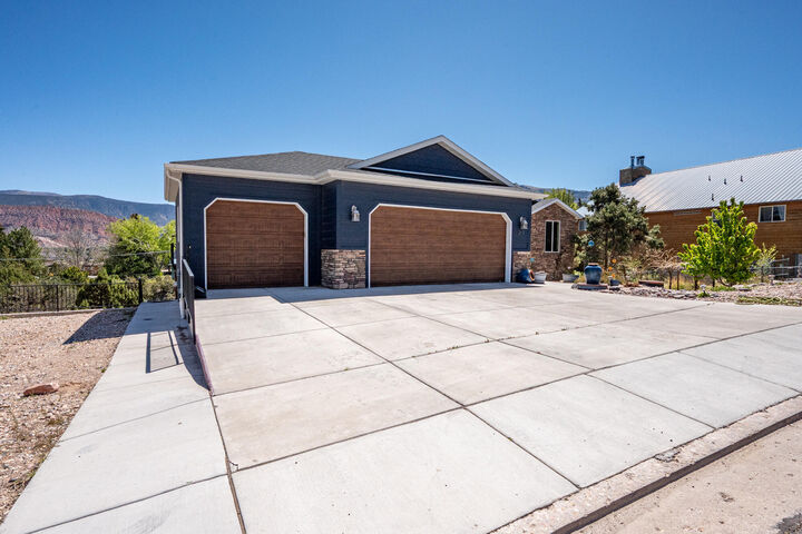 Property Photo: 369 S Casa Loma Ln UT 84720