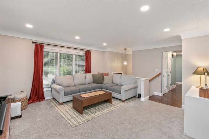 Property Photo:  2801 64th Street  IA 50322 
