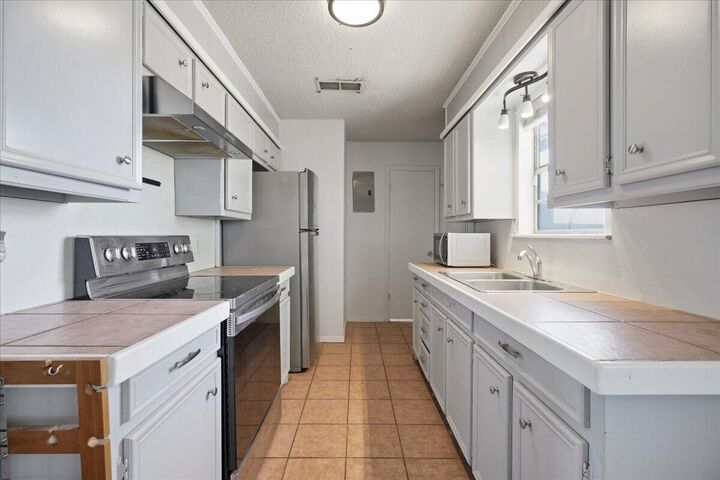 Property Photo:  804 E 79th Street  TX 79404 