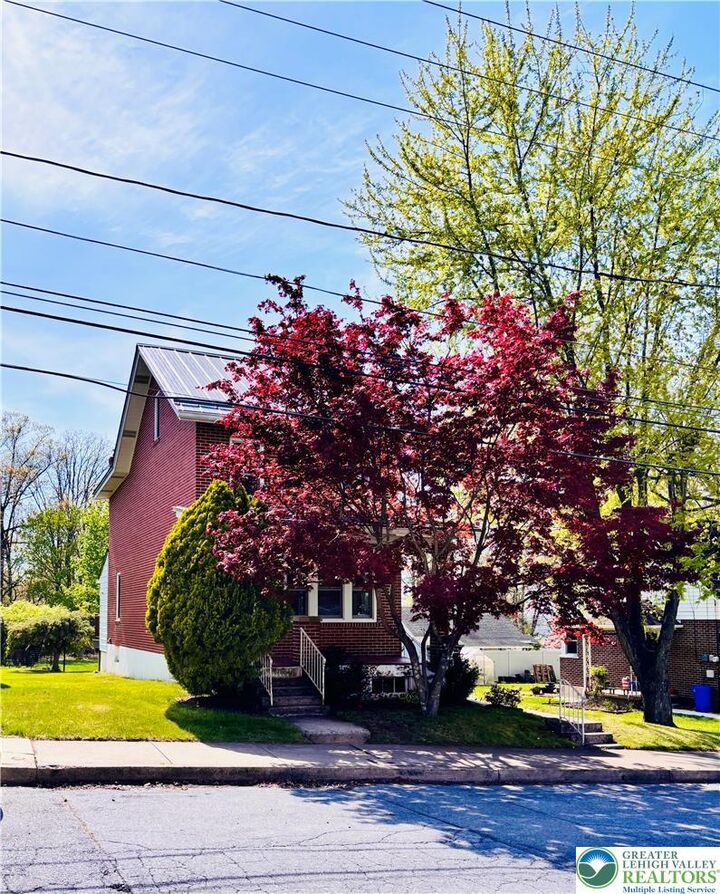 Property Photo:  414 S 6th Street  PA 18049 
