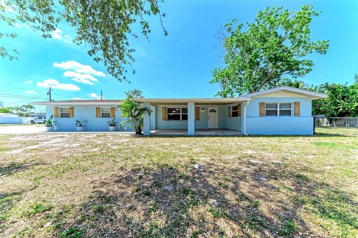 Property Photo:  2401 10th Street W  FL 34221 