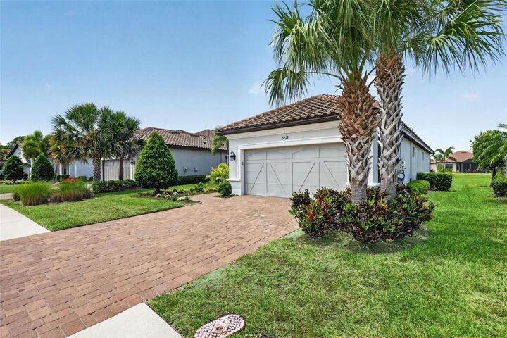 Property Photo:  5238 Morey Farms Loop  FL 34221 