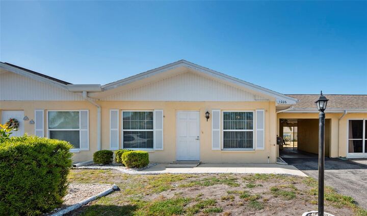 Property Photo:  1006 Burbank Court  FL 33573 