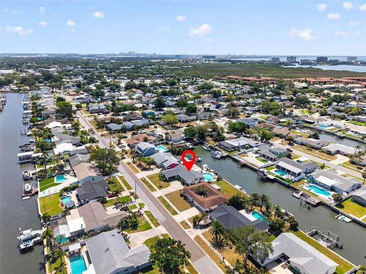 Property Photo:  8450 Flagstone Drive  FL 33615 
