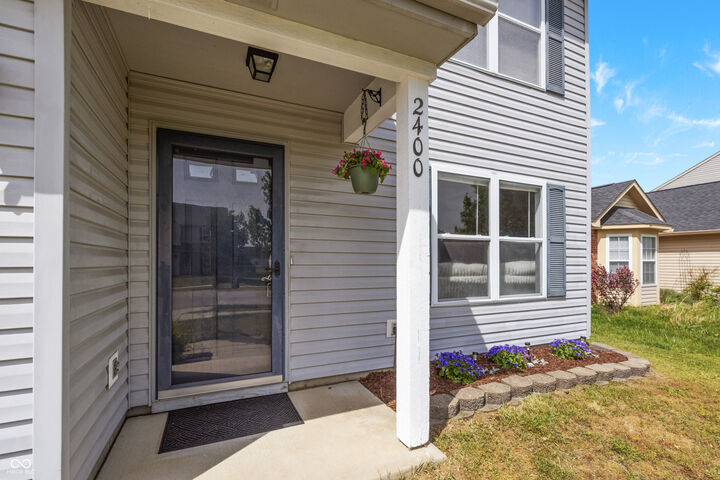 Property Photo:  2400 Lakecrest Drive  IN 47201 