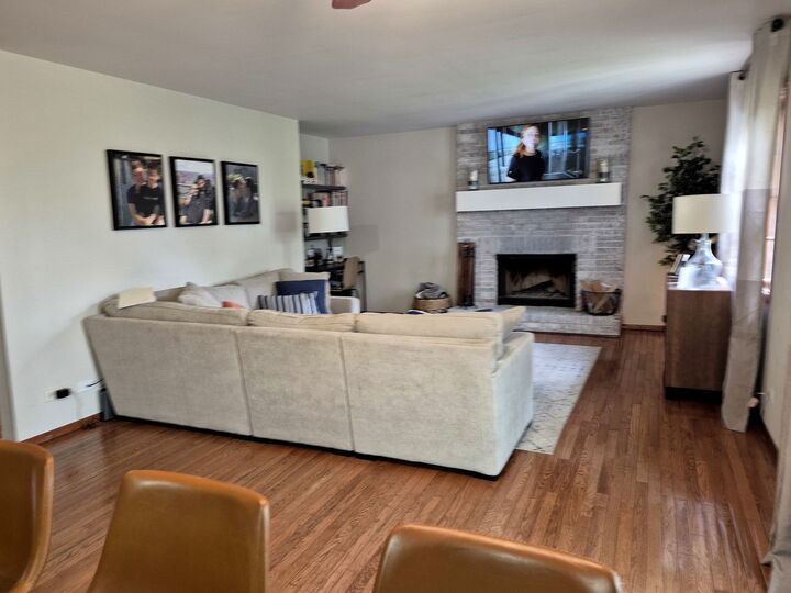 Property Photo:  1332 E Bailey Road  IL 60565 