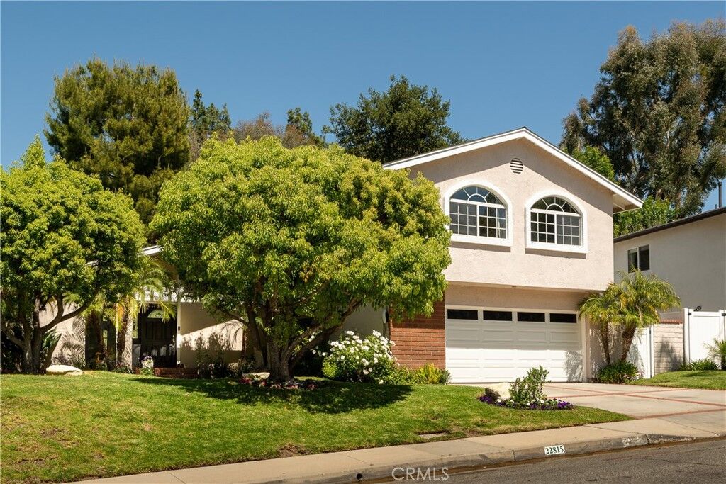 Property Photo:  22815 Sparrowdell  CA 91302 