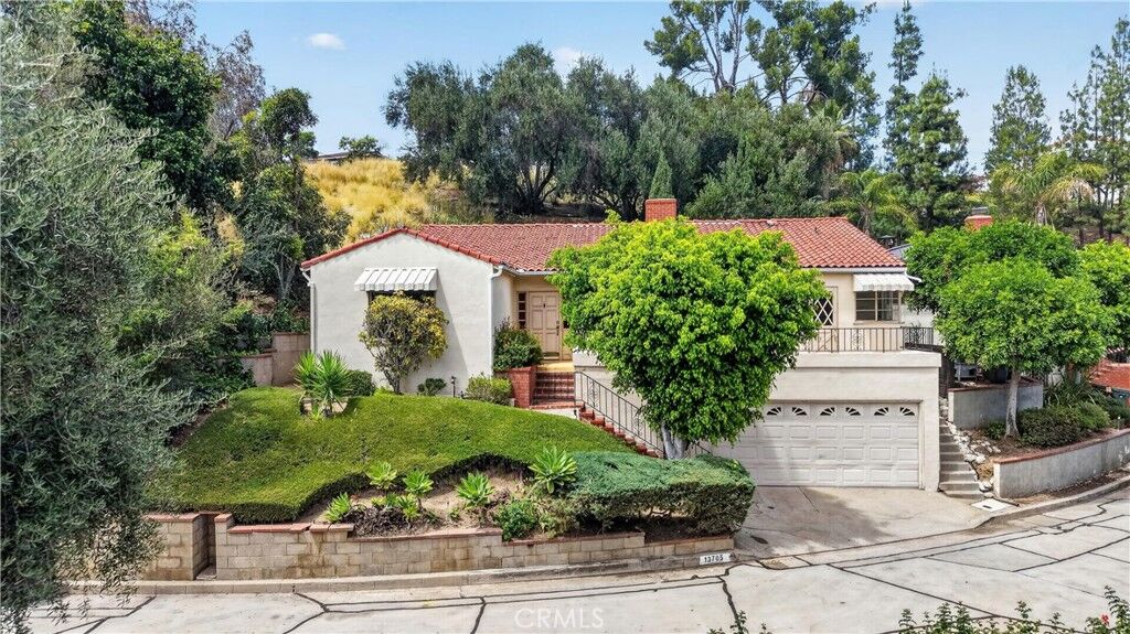 Property Photo:  13705 Glen Court  CA 90601 