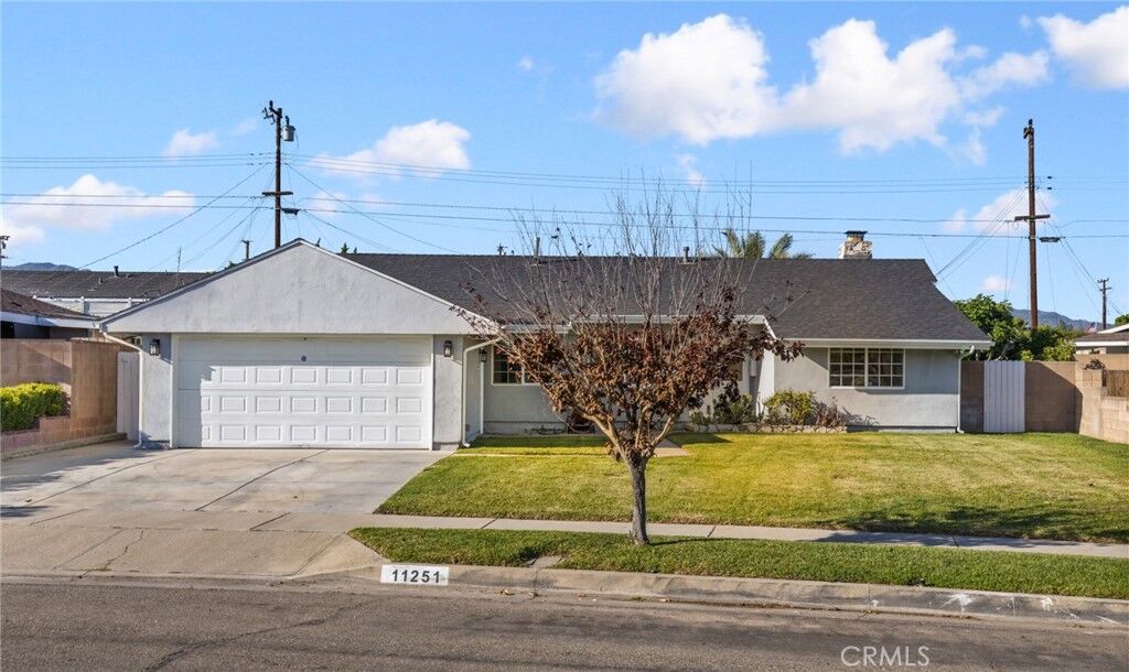 Property Photo:  11251 La Rosa Drive  CA 91006 