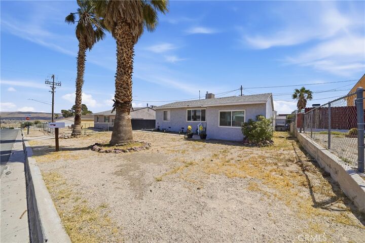Property Photo: 571 Lillian CA 92311
