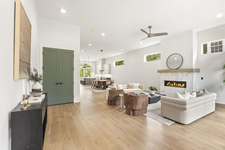 Property Photo:  3205B Acklen Ave  TN 37212 