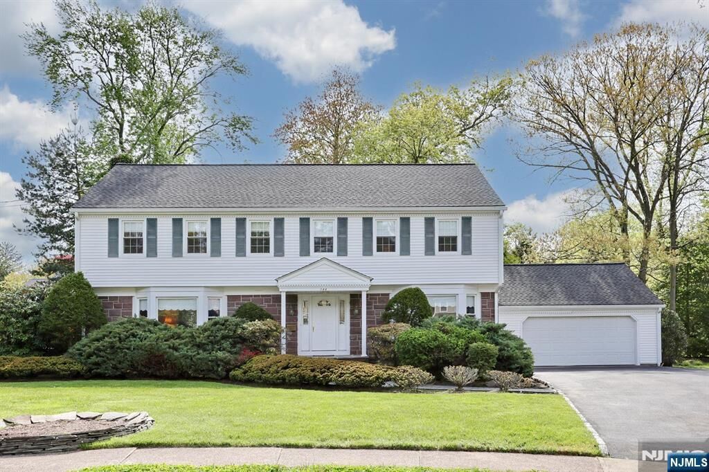 Property Photo:  544 Hague Court  NJ 07649 