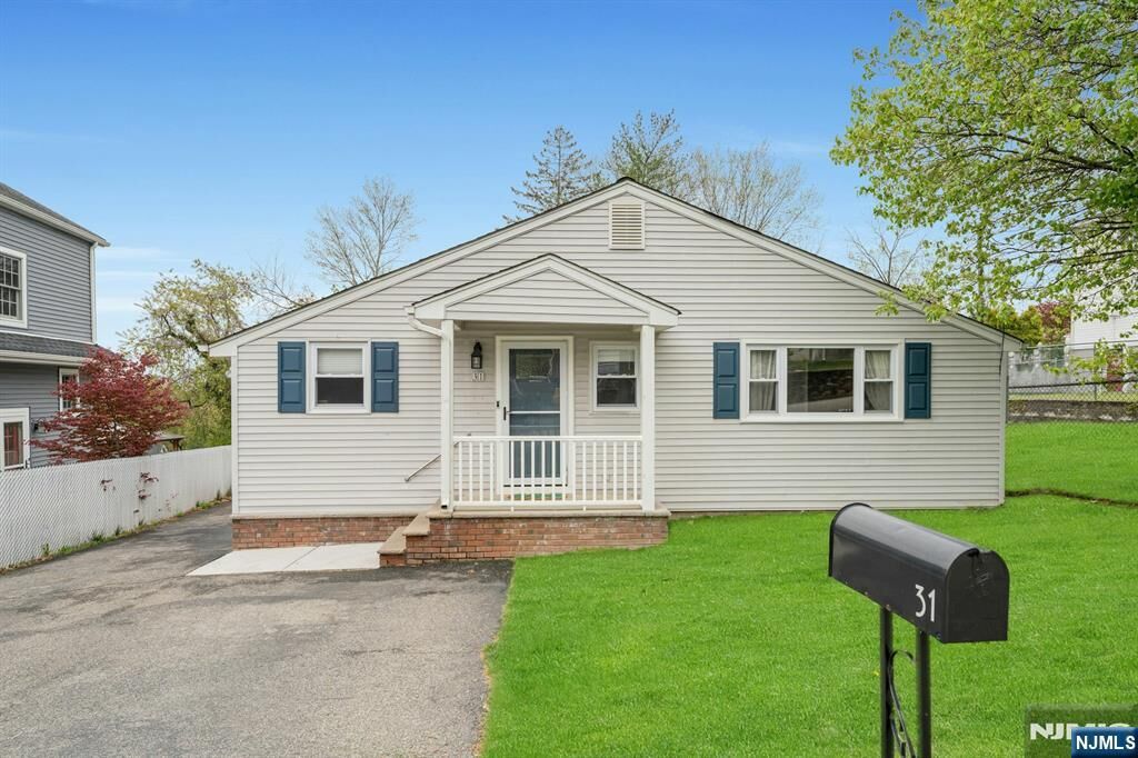 Property Photo:  31 Roome Street  NJ 07035 
