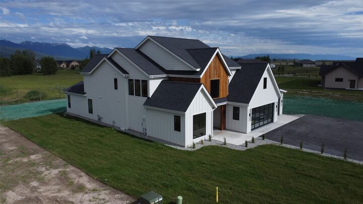 Property Photo:  404 Jefferson Street  MT 59901 