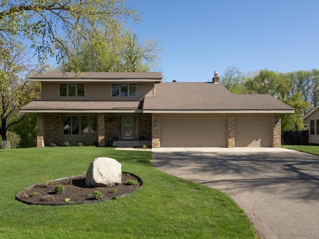 Property Photo:  1404 Muir Lane  MN 55337 