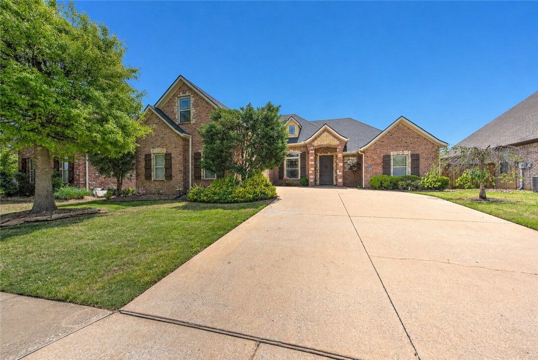 Property Photo: 4312 W Woodview Drive AR 72758