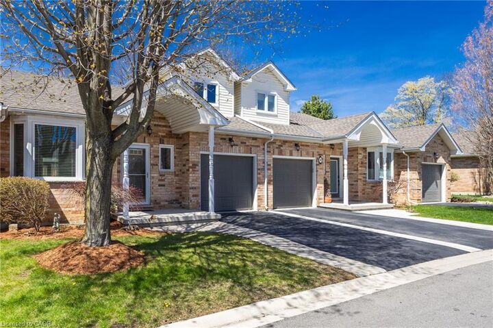 Property Photo:  34 Greentrail Drive  ON L0R 1W0 