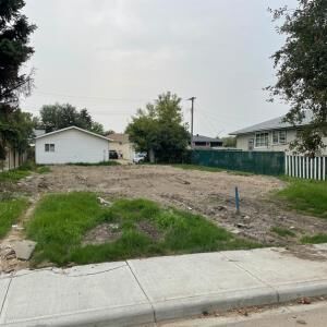 Property Photo: 5827 60 Street AB T4N 2P7