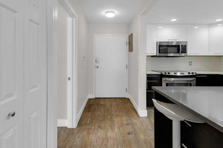 Property Photo: 3402 Parkdale Boulevard NW 6 AB T2N 3T4
