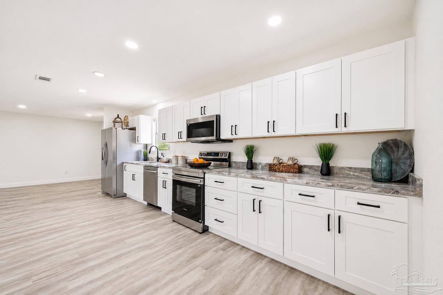 Property Photo: 325 N S St FL 32505