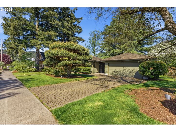 Property Photo:  2730 SE 66th Ave  OR 97206 