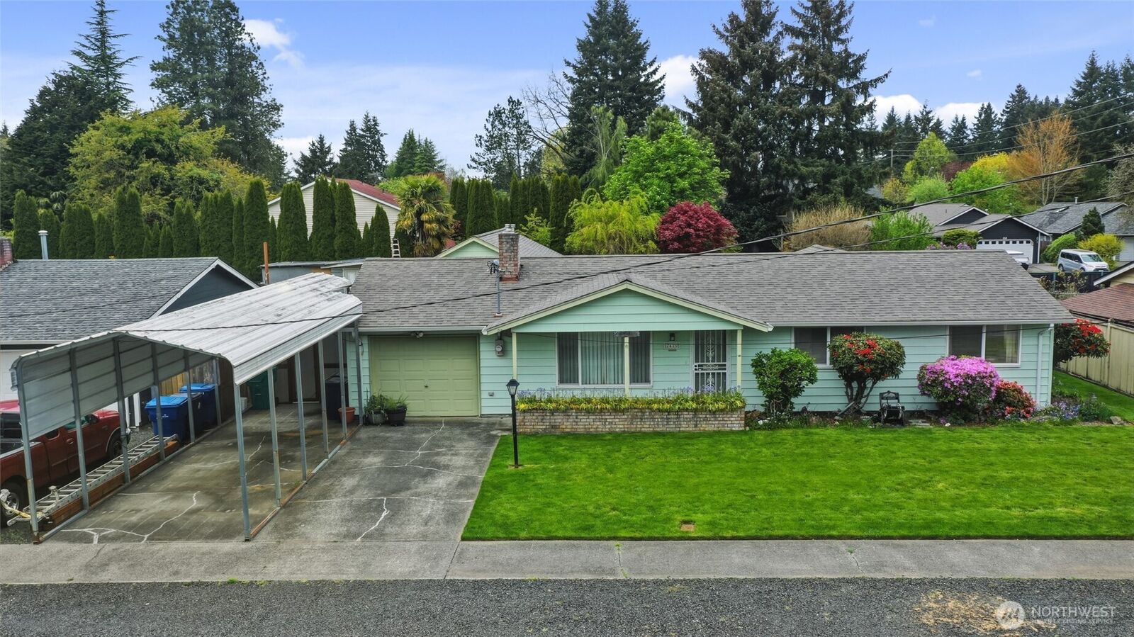 Property Photo: 2420 Holly Lane SE WA 98501