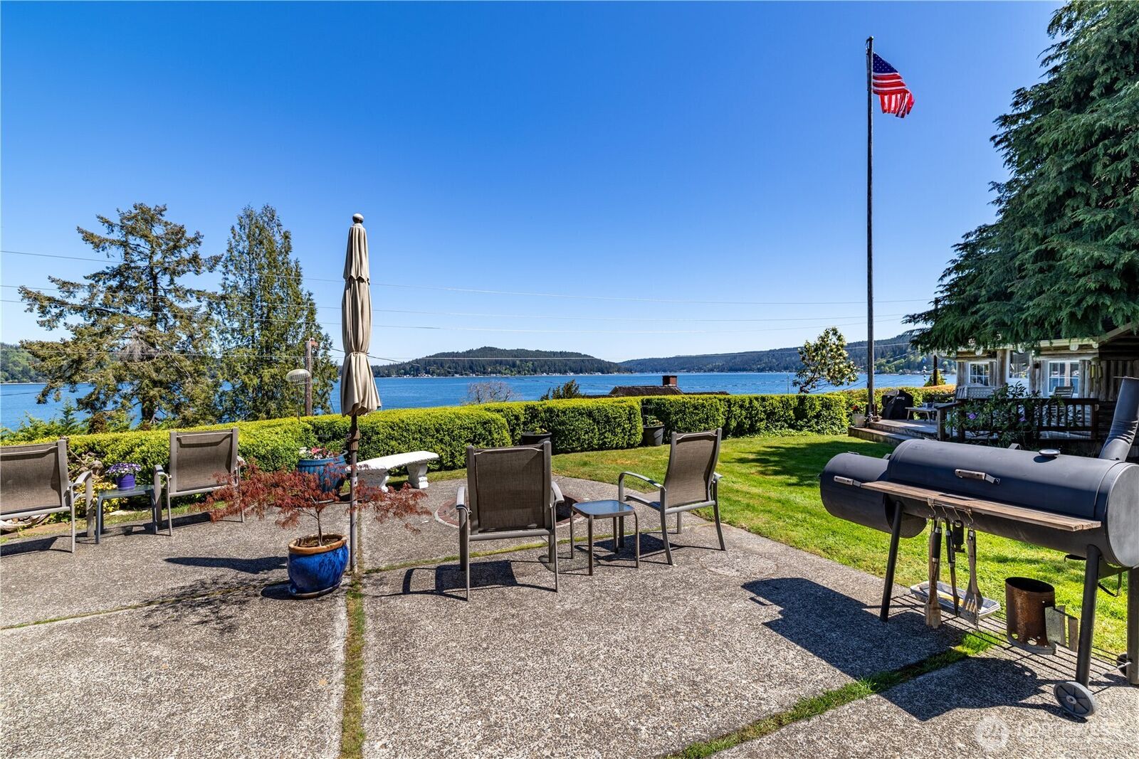 Property Photo: 6502 E State Route 106 WA 98592