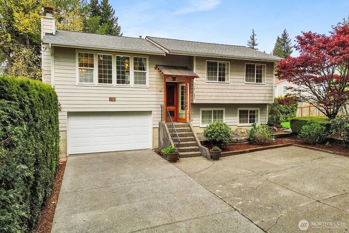 Property Photo:  3701  Knox Avenue  WA 98229 