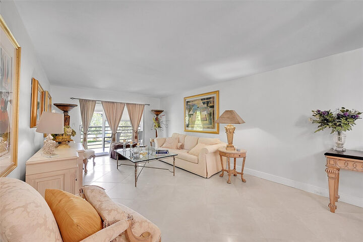 Property Photo:  2804 Victoria Way C3  FL 33066 
