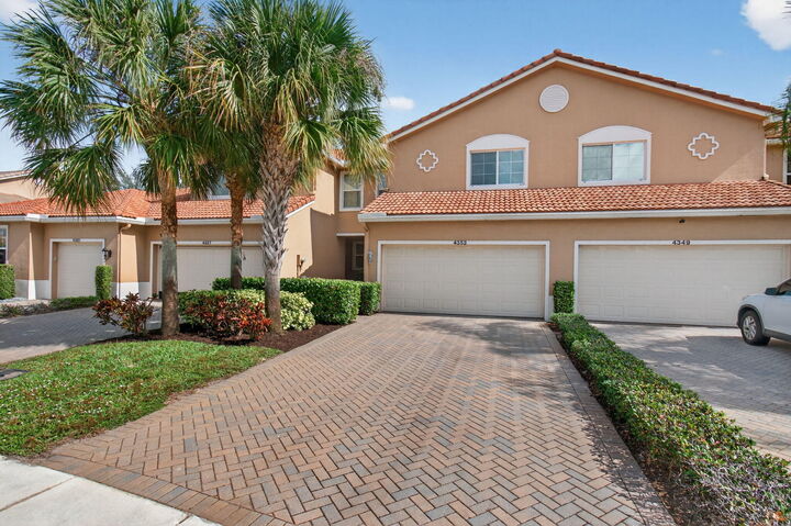 Property Photo:  4353 Colony View Drive  FL 33463 