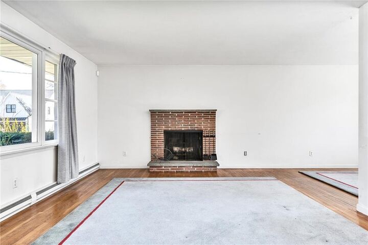 Property Photo:  5 Taylor Circle  RI 02818 