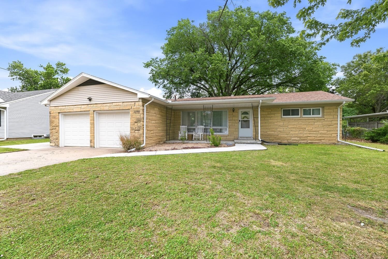 Property Photo:  1202 Harrison St  KS 67114 