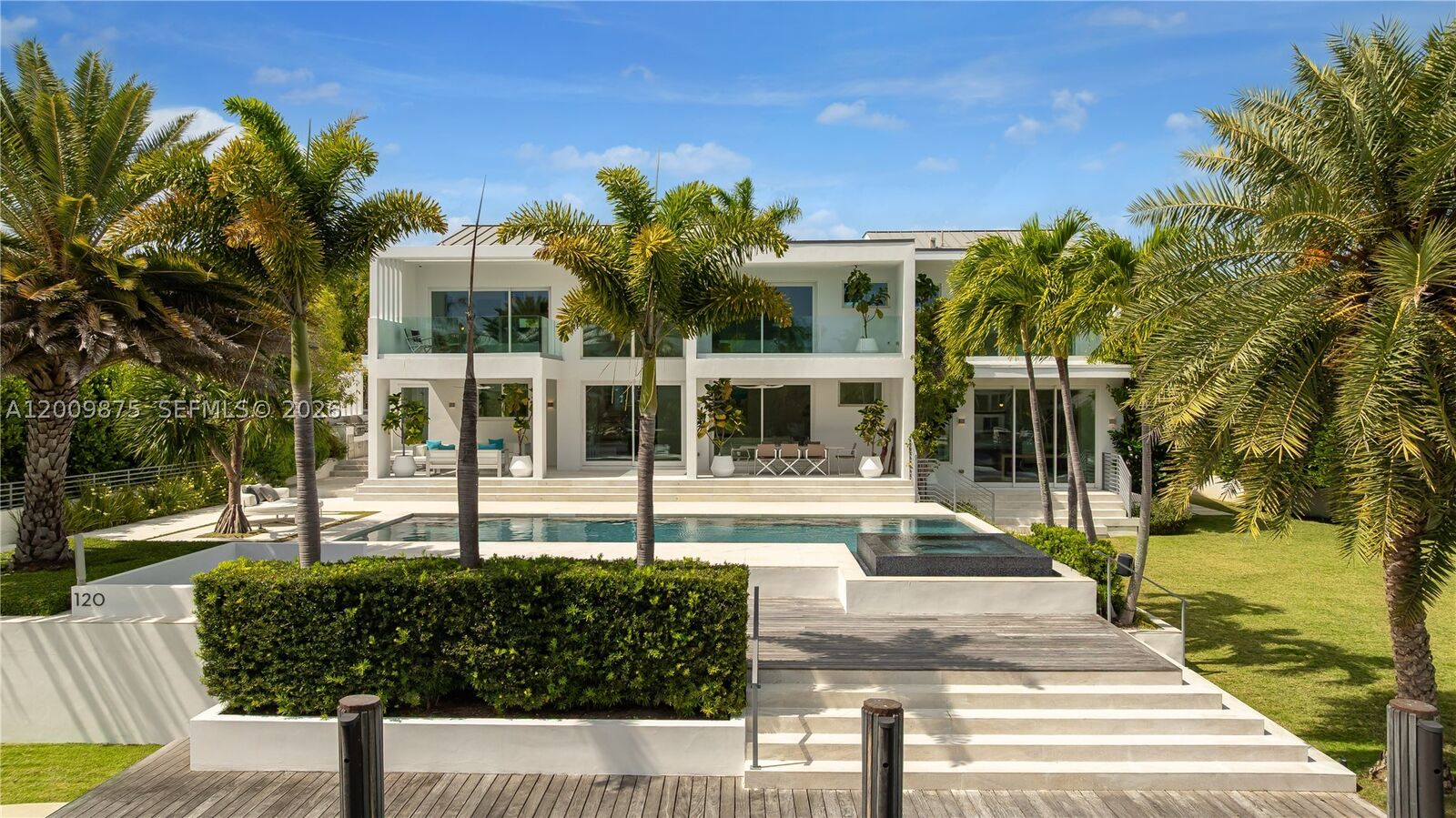 Property Photo: 120 Knollwood Dr FL 33149