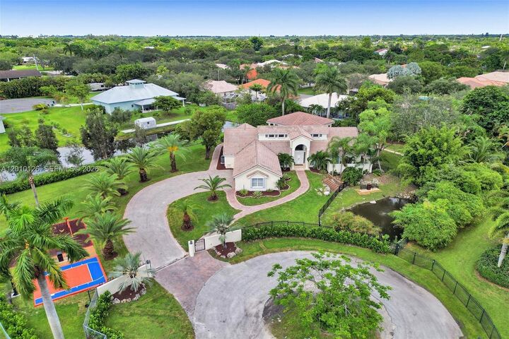 Property Photo:  16301 SW 62nd St  FL 33331 