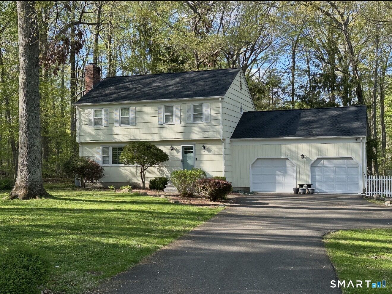 Property Photo:  9 Monroe Lane  CT 06443 