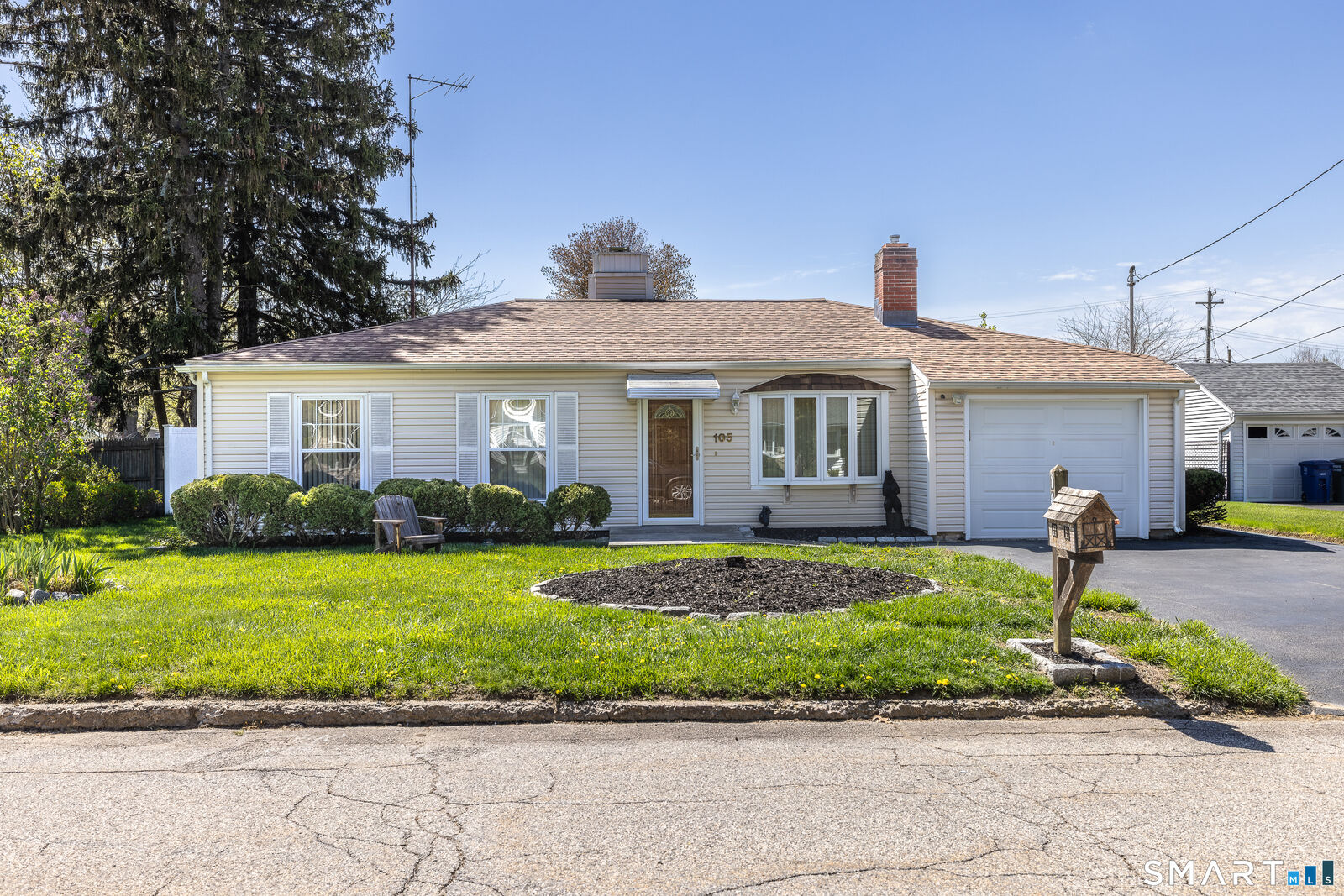 Property Photo:  105 Bear Paw Road  CT 06606 