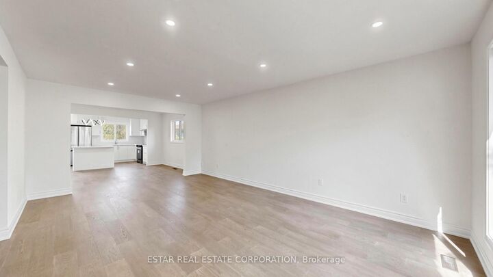 Property Photo: 91 Whitehorn Crescent ON M2J 3B1