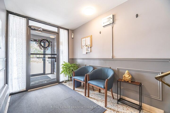 Property Photo:  24 Ransom Street 205  ON L7J 1S3 
