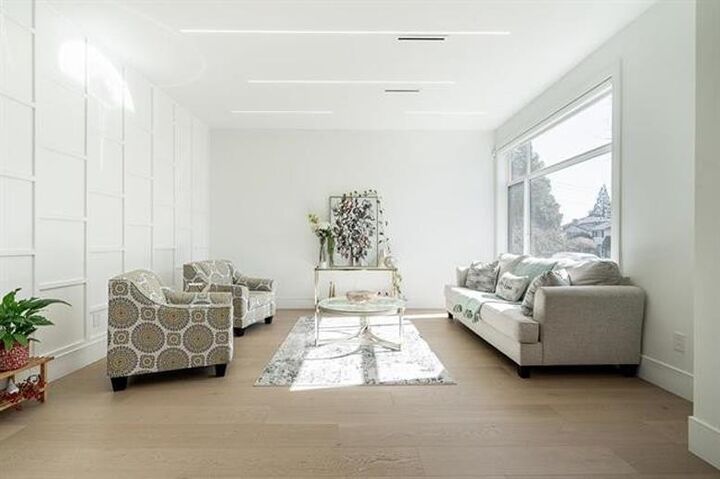 Property Photo: 5093 2 Avenue BC V4M 3P5
