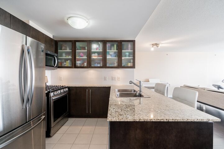Property Photo: 7555 Alderbridge Way 1602 BC V6X 4L3