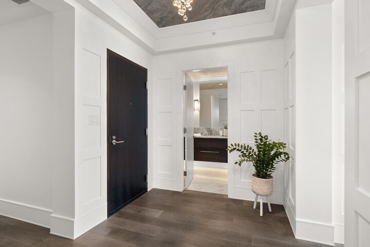 Property Photo:  1500 Martin Street 1701  BC V3Z 2L5 