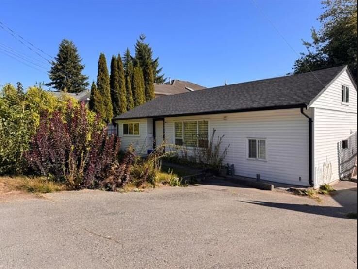Property Photo: 10852 140 Street BC V3R 3G2