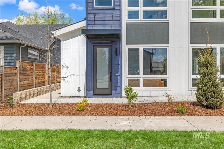 Property Photo:  2810 W Bannock St 4  ID 83702 