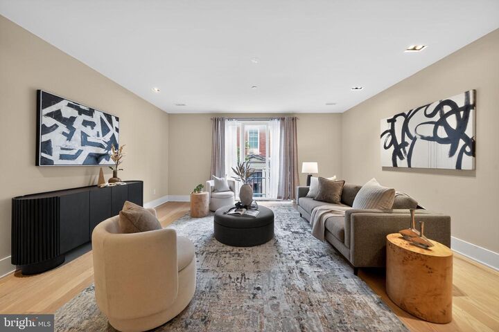 Property Photo:  2110 Sansom Street 12  PA 19103 