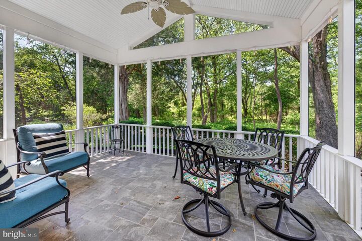 Property Photo:  18 Derby Court  NJ 08055 