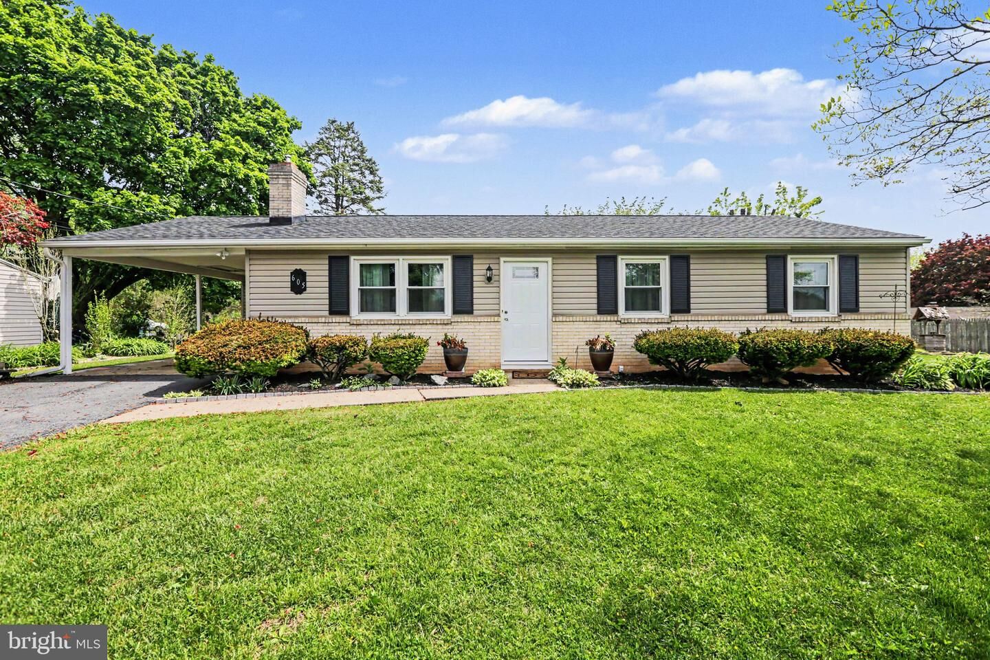 Property Photo:  605 Old Grove Road  PA 17055 