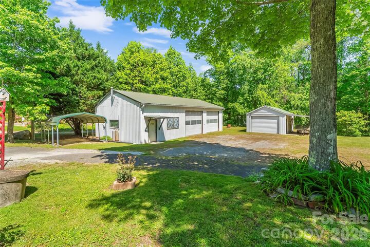 Property Photo:  106 Silverstone Drive  NC 28752 